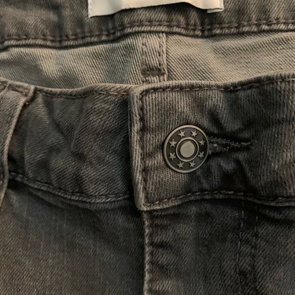 Reputation Studio distressed jeans size 32